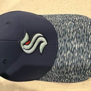 Fanatics‎ Authentic Pro NHL Seattle Kraken Logo SnapBack Adjustable Blue Hat
